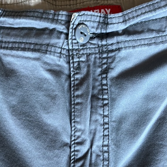 Gray Unionbay  cargo shorts - Picture 4 of 9